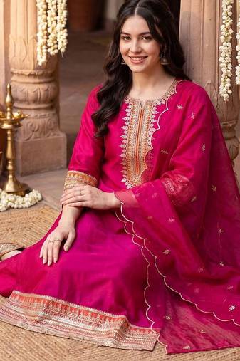 women ethnic motifs embroidered regular kurta with trousers & with dupatta