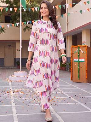 women printed regular cotton kurta with trousers 6
