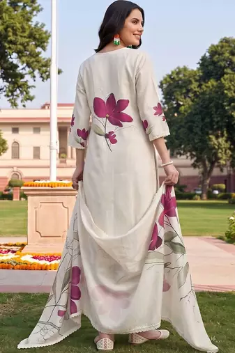 women floral printed regular kurta with trousers & with dupatta