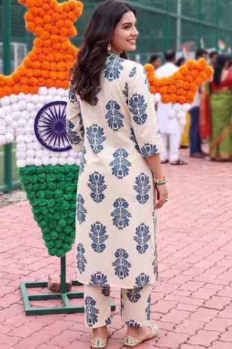 women ethnic motifs printed regular cotton kurta with trousers