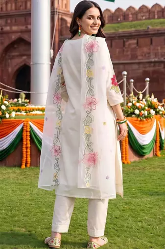 women floral embroidered regular thread work kurta with trousers & with dupatta