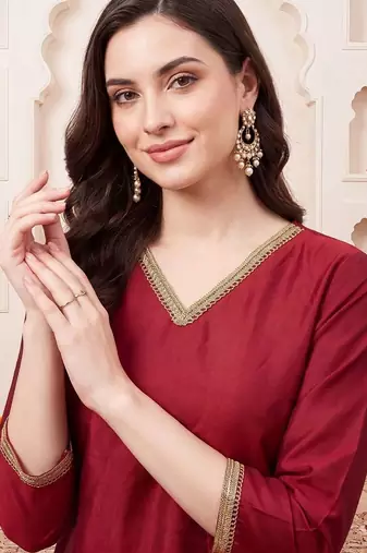 women regular kurta with trousers & with dupatta