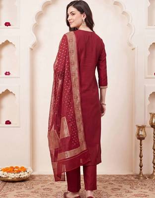 women regular kurta with trousers & with dupatta 4