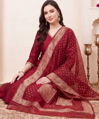women regular kurta with trousers & with dupatta 5