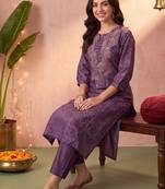 women ethnic motifs embroidered regular thread work kurta with trousers