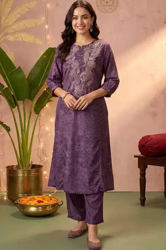 women ethnic motifs embroidered regular thread work kurta with trousers