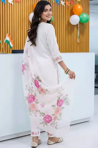 women floral embroidered regular thread work kurta with trousers & with dupatta