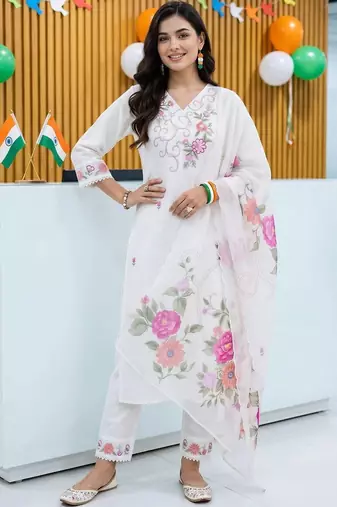 women floral embroidered regular thread work kurta with trousers & with dupatta