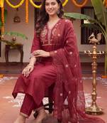 women ethnic motifs embroidered regular thread work kurta with trousers & with dupatta