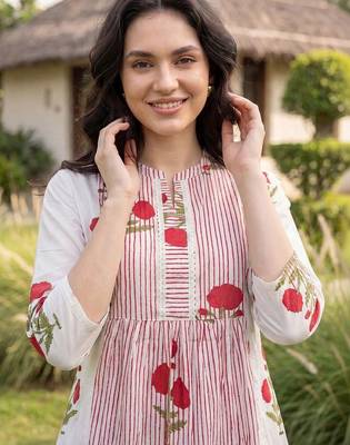 women floral printed regular cotton kurta with trousers 2