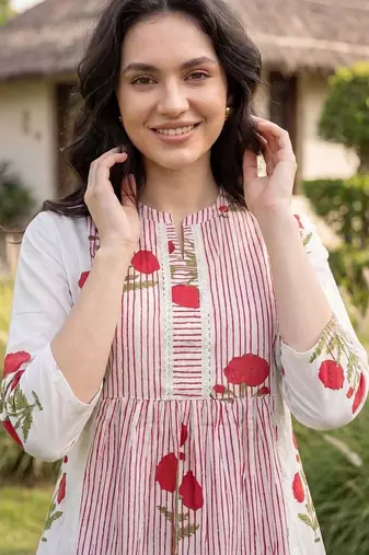 women floral printed regular cotton kurta with trousers