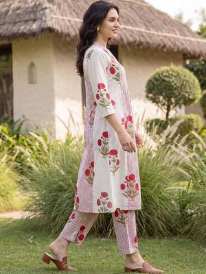 women floral printed regular cotton kurta with trousers 4
