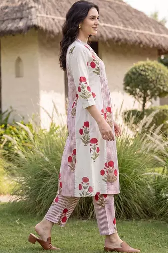 women floral printed regular cotton kurta with trousers
