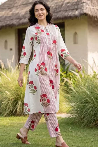 women floral printed regular cotton kurta with trousers