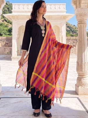 women regular thread work kurta with palazzos & with dupatta 3