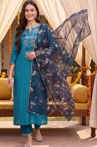 women floral embroidered regular thread work kurta with trousers & with dupatta