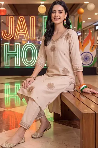 women ethnic motifs embroidered regular thread work liva kurta with trousers