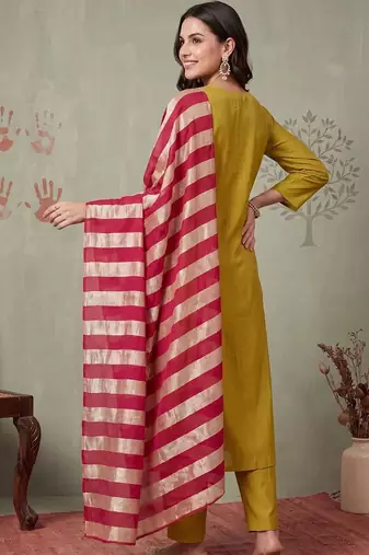 women ethnic motifs embroidered regular thread work kurta with trousers & with dupatta