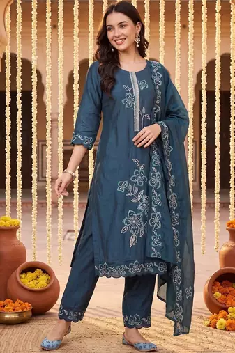 women floral embroidered regular thread work kurta with trousers & with dupatta