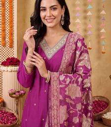 women ethnic motifs regular kurta with trousers & with dupatta