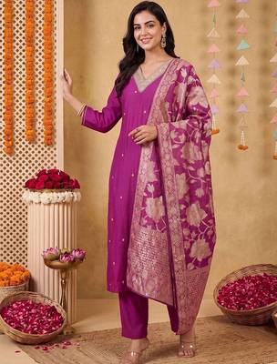 women ethnic motifs regular kurta with trousers & with dupatta 4