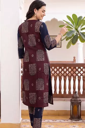 women ethnic motifs printed regular cotton kurta with trousers