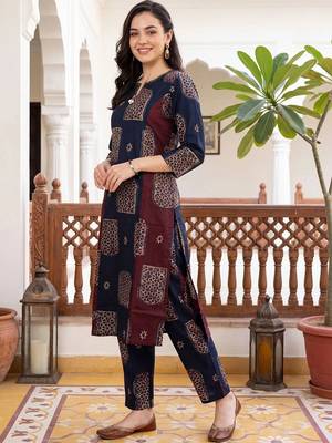 women ethnic motifs printed regular cotton kurta with trousers 5