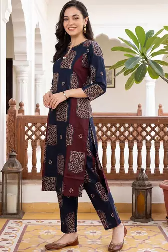 women ethnic motifs printed regular cotton kurta with trousers