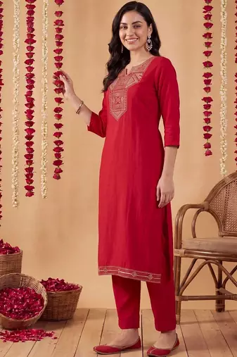 women ethnic motifs embroidered regular thread work kurta with trousers