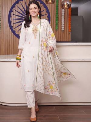 women floral embroidered regular thread work cotton kurta with trousers & with dupatta 2
