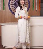 women floral embroidered regular thread work cotton kurta with trousers & with dupatta