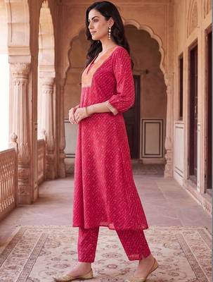 women ethnic motifs printed regular thread work kurta with trousers 2