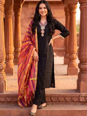 women ethnic motifs embroidered regular thread work kurta with trousers & with dupatta 6