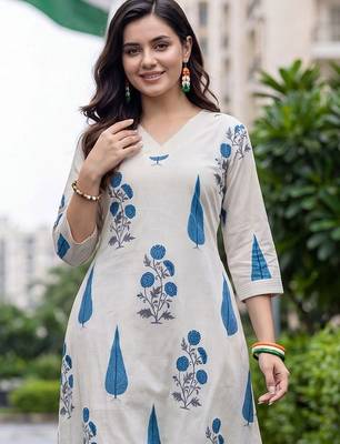 women floral printed regular kurta with trousers 1