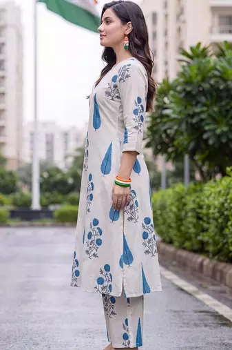 women floral printed regular kurta with trousers