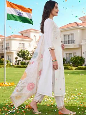 women ethnic motifs embroidered regular thread work kurta with trousers & dupatta 4