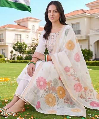 women ethnic motifs embroidered regular thread work kurta with trousers & dupatta 6