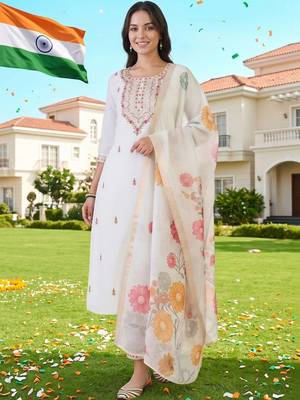 women ethnic motifs embroidered regular thread work kurta with trousers & dupatta 1