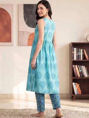 women ethnic motifs printed empire cotton kurta with trousers 4