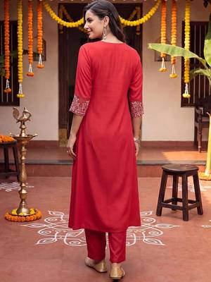 women ethnic motifs embroidered empire thread work kurta with trousers & with dupatta 4