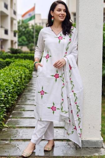 women floral printed regular thread work cotton kurta with trousers & with dupatta