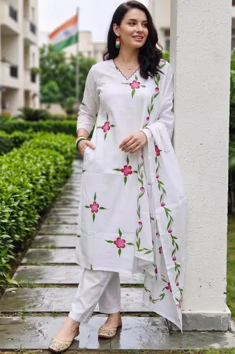 women floral printed regular thread work cotton kurta with trousers & with dupatta