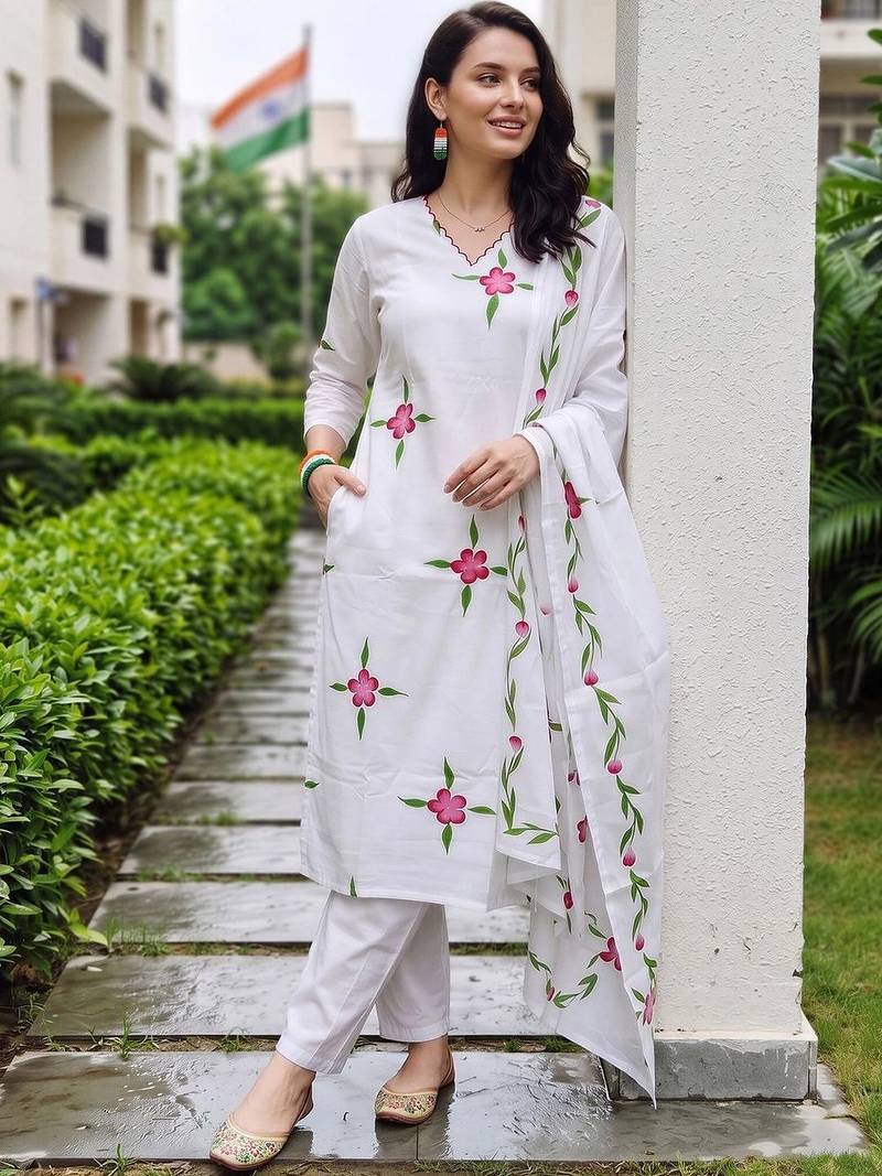 women floral printed regular thread work cotton kurta with trousers & with dupatta