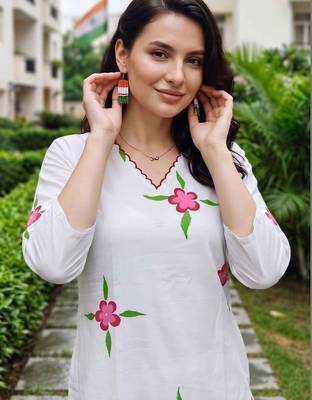 women floral printed regular thread work cotton kurta with trousers & with dupatta 2