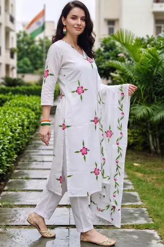 women floral printed regular thread work cotton kurta with trousers & with dupatta