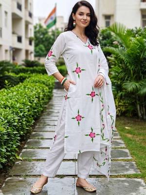 women floral printed regular thread work cotton kurta with trousers & with dupatta 6