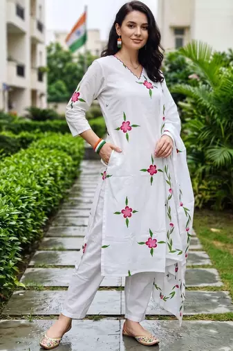 women floral printed regular thread work cotton kurta with trousers & with dupatta