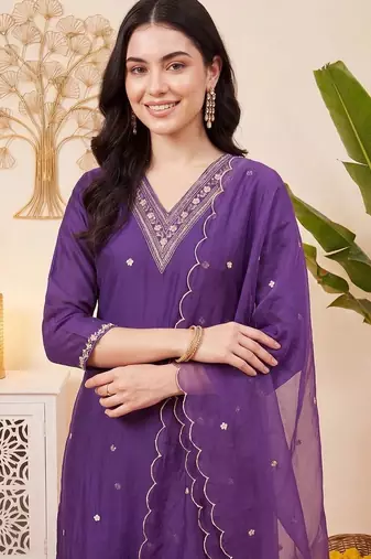 women ethnic motifs embroidered regular thread work kurta with trousers & with dupatta