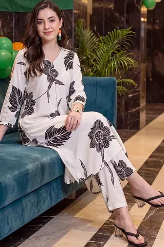 women floral printed regular kurta with trousers