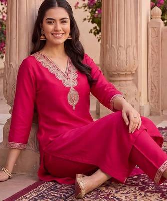 women regular liva kurta with trousers 2